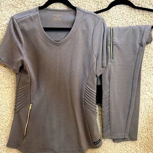 JAANNUU scrubs/otter wear. Brand new w/o tags. Top-Medium, Pants-Medium Petite